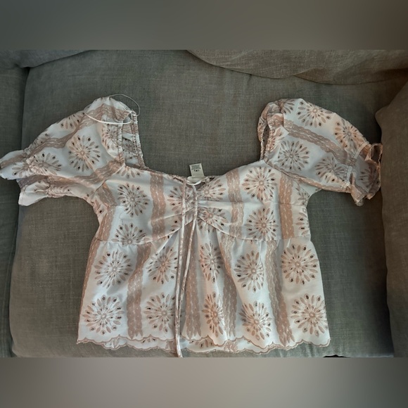 Vegan Romantic Blouse with Rouched Sleeves - Picture 1 of 6